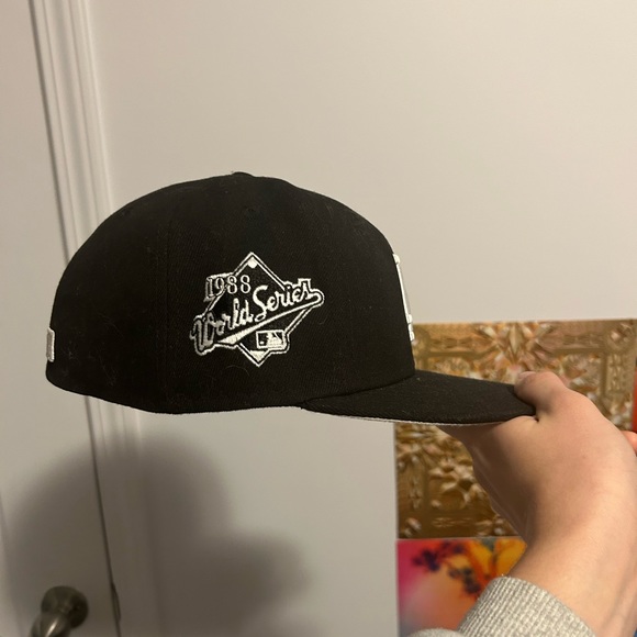 Various Fitted Hats - Picture 14 of 16